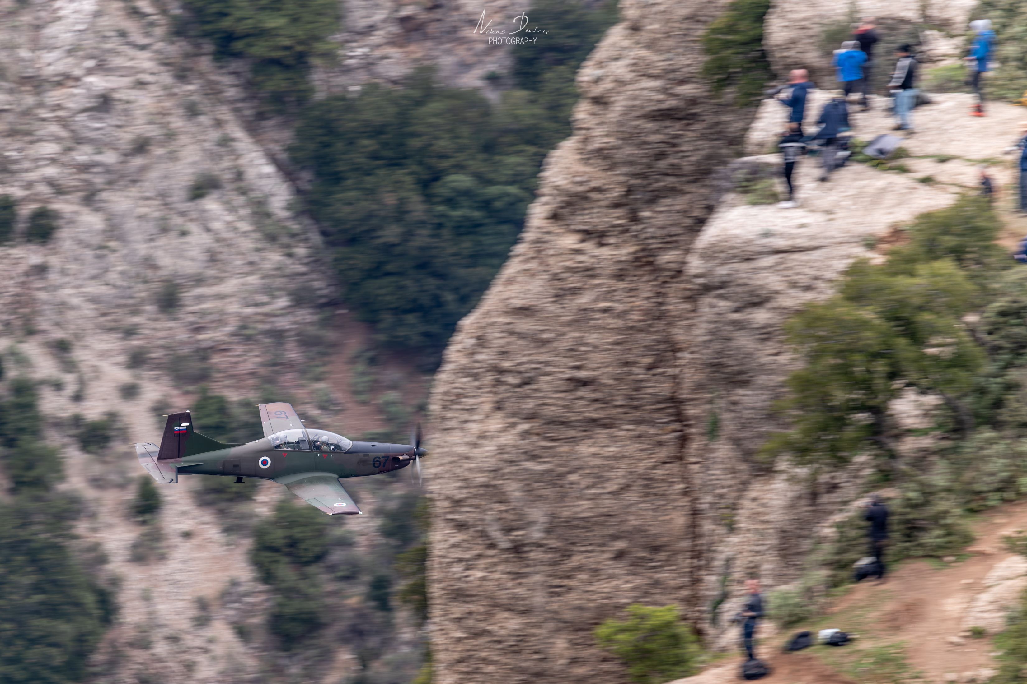 Αεροπορικό υπερθέαμα στον Βουραϊκό-4