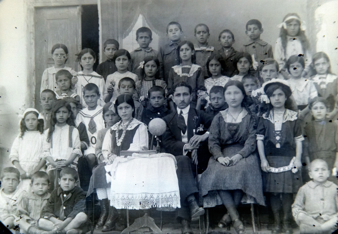 «Στο Ολοκαύτωμα προσποιήθηκε τον νεκρό για να γλιτώσει»-7