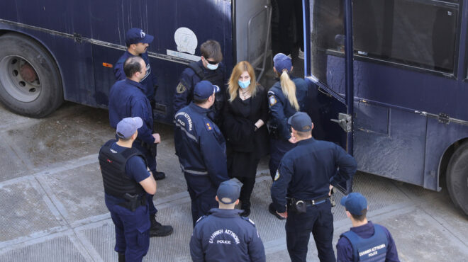 ρούλα-πισπιρίγκου-ισόβια-για-κάθε-μία-563521855