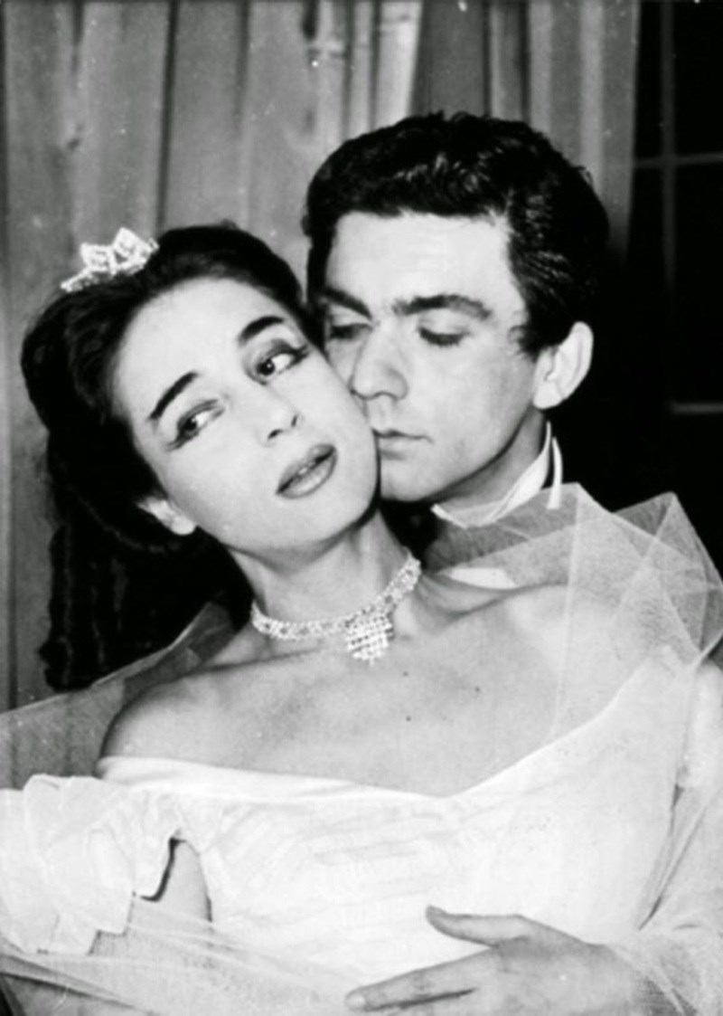 Γοητευτικό αερικό της ελληνικής θεατρικής σκηνής-1