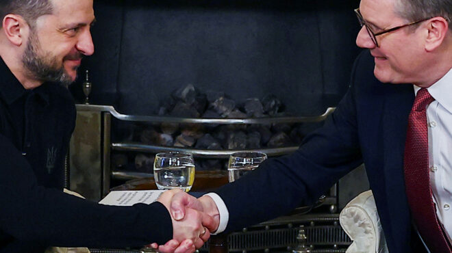 στάρμερ-λονδίνο-και-παρίσι-θα-εργαστο-563495770