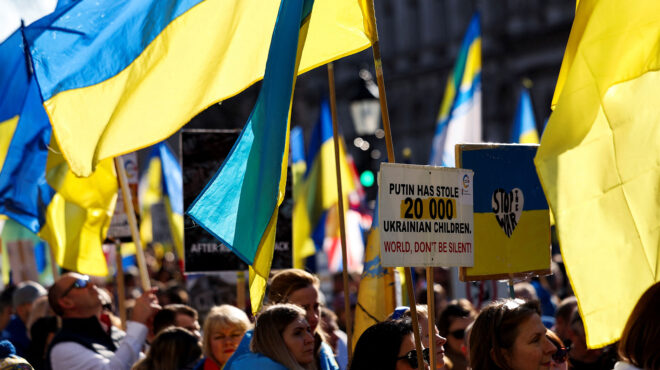 διαδηλώσεις-στο-λονδίνο-κατά-τη-σύνοδ-563496199