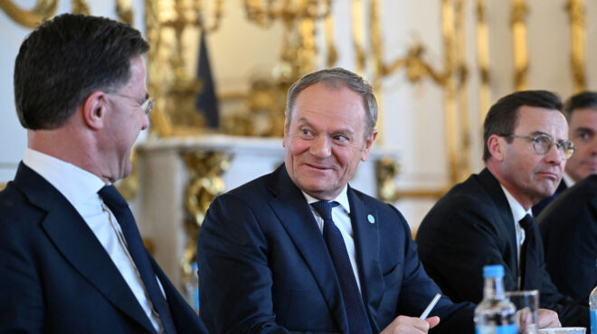 ντόναλντ-τουσκ-η-δύση-πρέπει-να-αντιστ-563496385