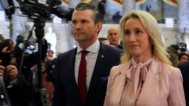 αποκάλυψη-wsj-ο-χεγκσέθ-έφερε-τη-σύζυγό-τ-563539453