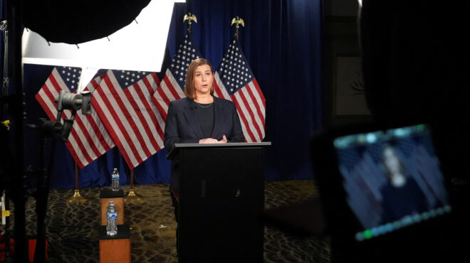 ελίσα-σλότκιν-ποια-είναι-η-εκλεκτή-τ-563498875