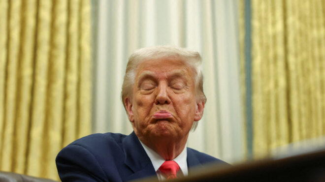 δικτάτορας-ο-τραμπ-για-την-πλειονότ-563506948