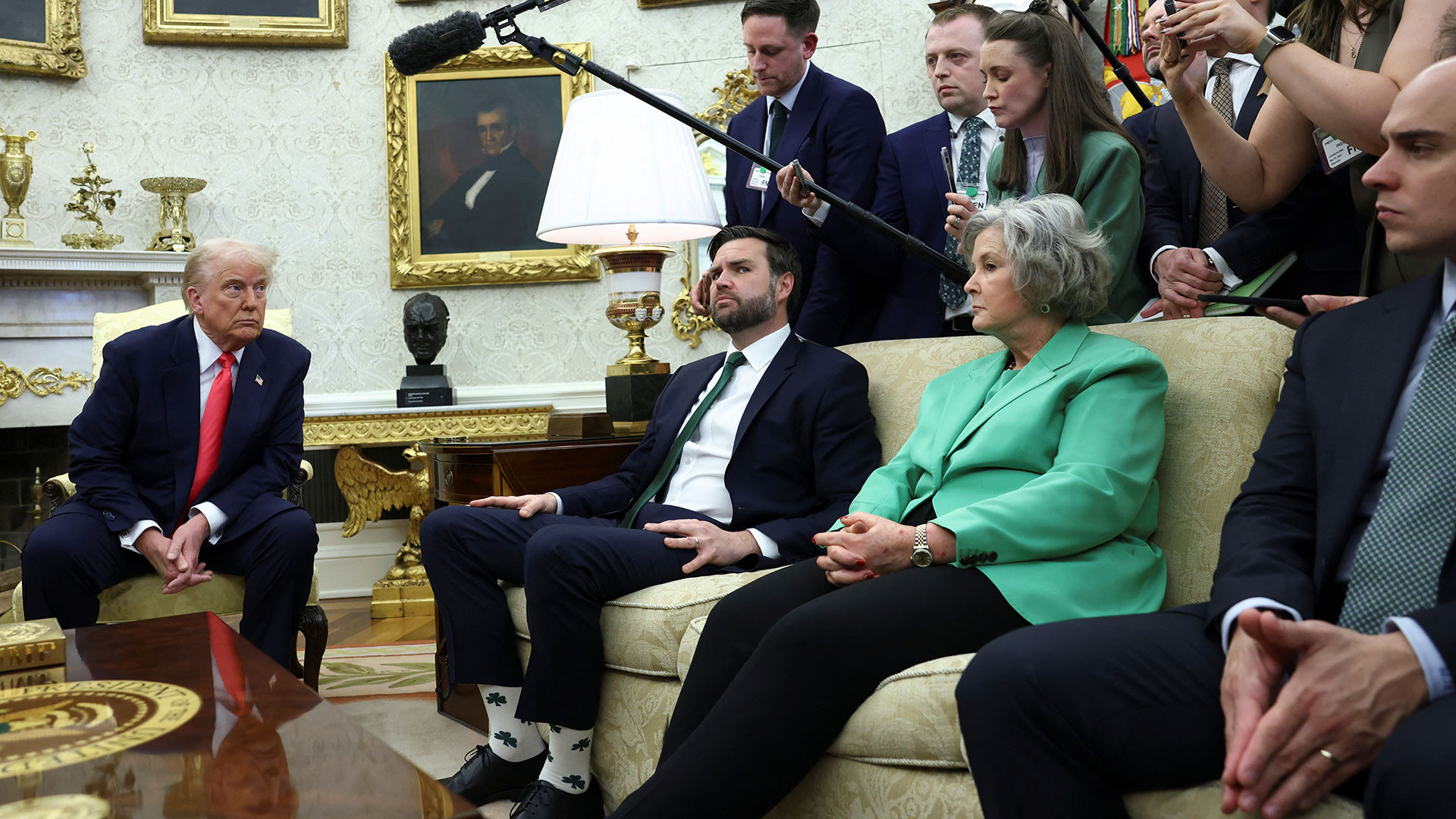 Τραμπ: Ελπίζω η Ρωσία να αποδεχθεί την εκεχειρία – Επιβολή δασμών και στα αυτοκίνητα-1