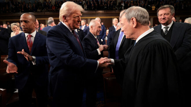 ηπα-βαθαίνει-το-ρήγμα-δικαστικών-τρ-563520721