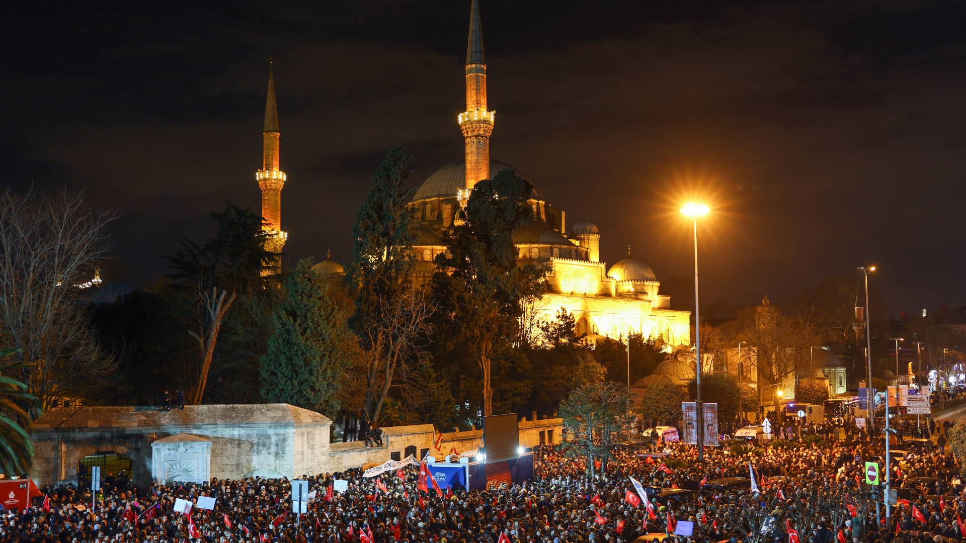 Σύλληψη Ιμάμογλου: Το CHP καλεί σε νέες συγκεντρώσεις – 37 συλλήψεις για αναρτήσεις στα social media-1