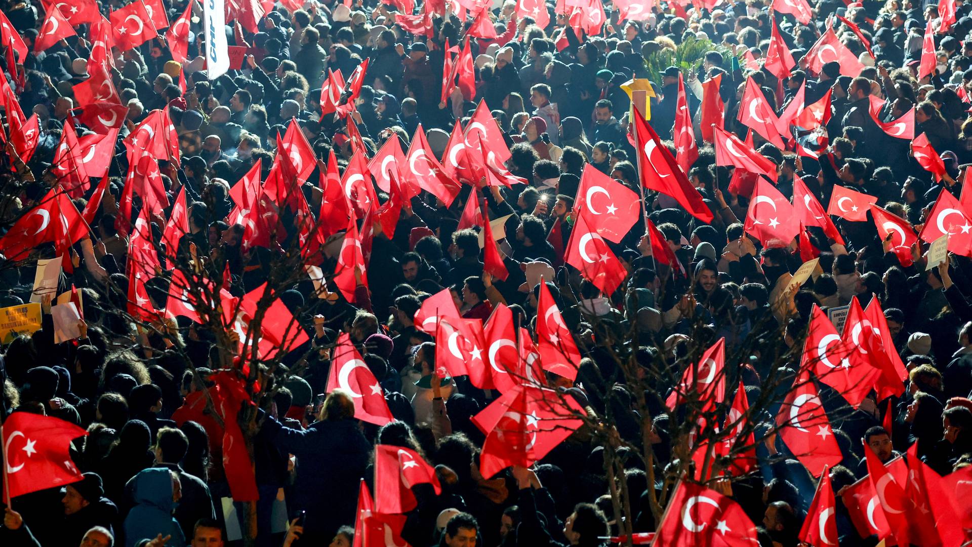 Σύλληψη Ιμάμογλου: Το CHP καλεί σε νέες συγκεντρώσεις – 37 συλλήψεις για αναρτήσεις στα social media-3