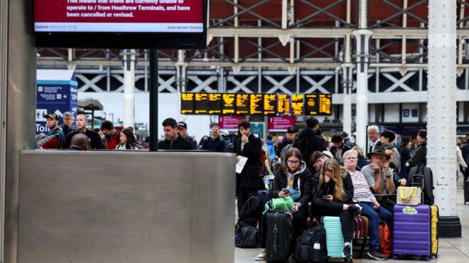φωτιά-στο-χίθροου-προληπτική-έρευνα-563526253