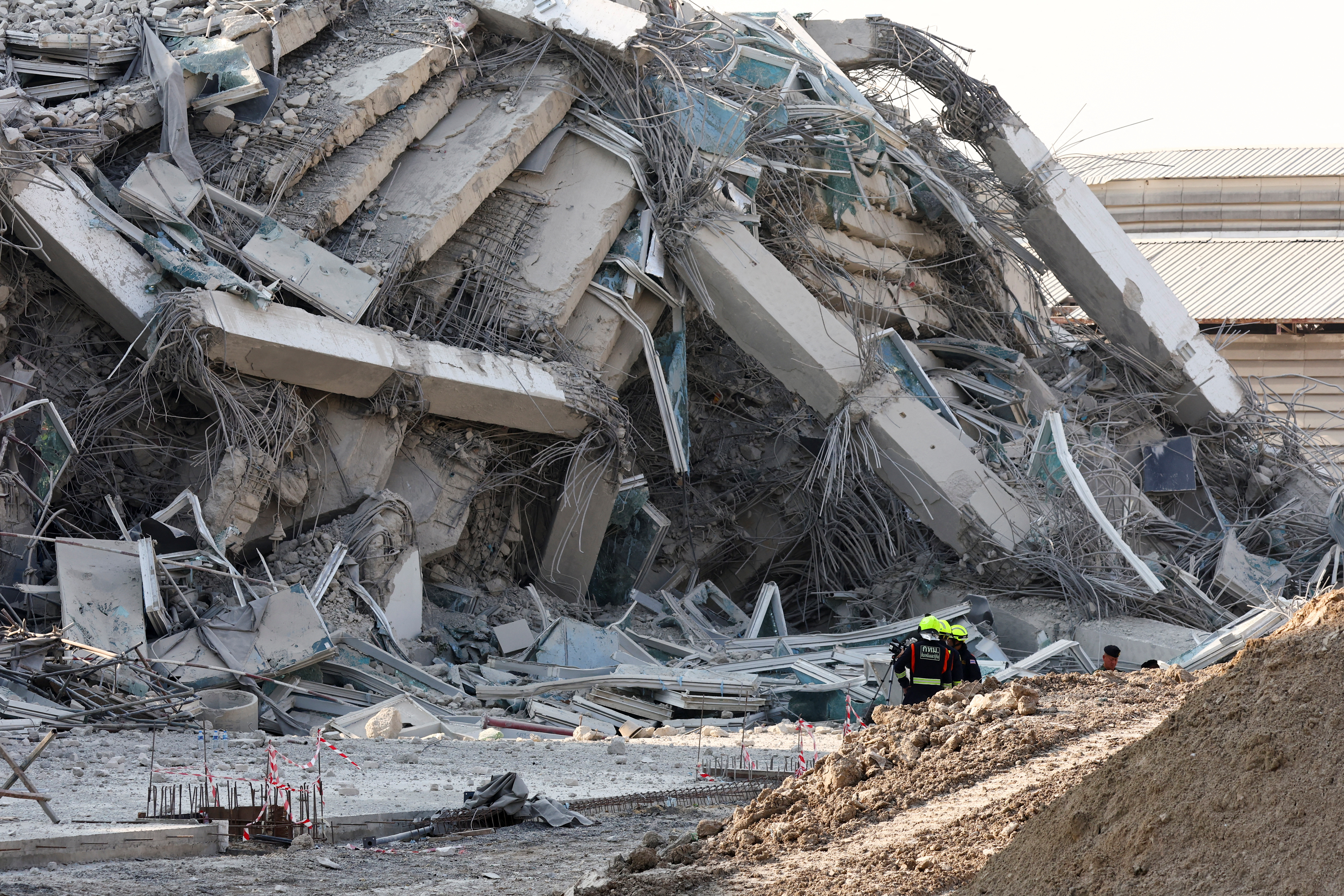 Μιανμάρ: Ισχυρός σεισμός 7,7 Ρίχτερ – Κατέρρευσαν κτίρια και στην Ταϊλάνδη, φόβοι για πολλούς νεκρούς-2