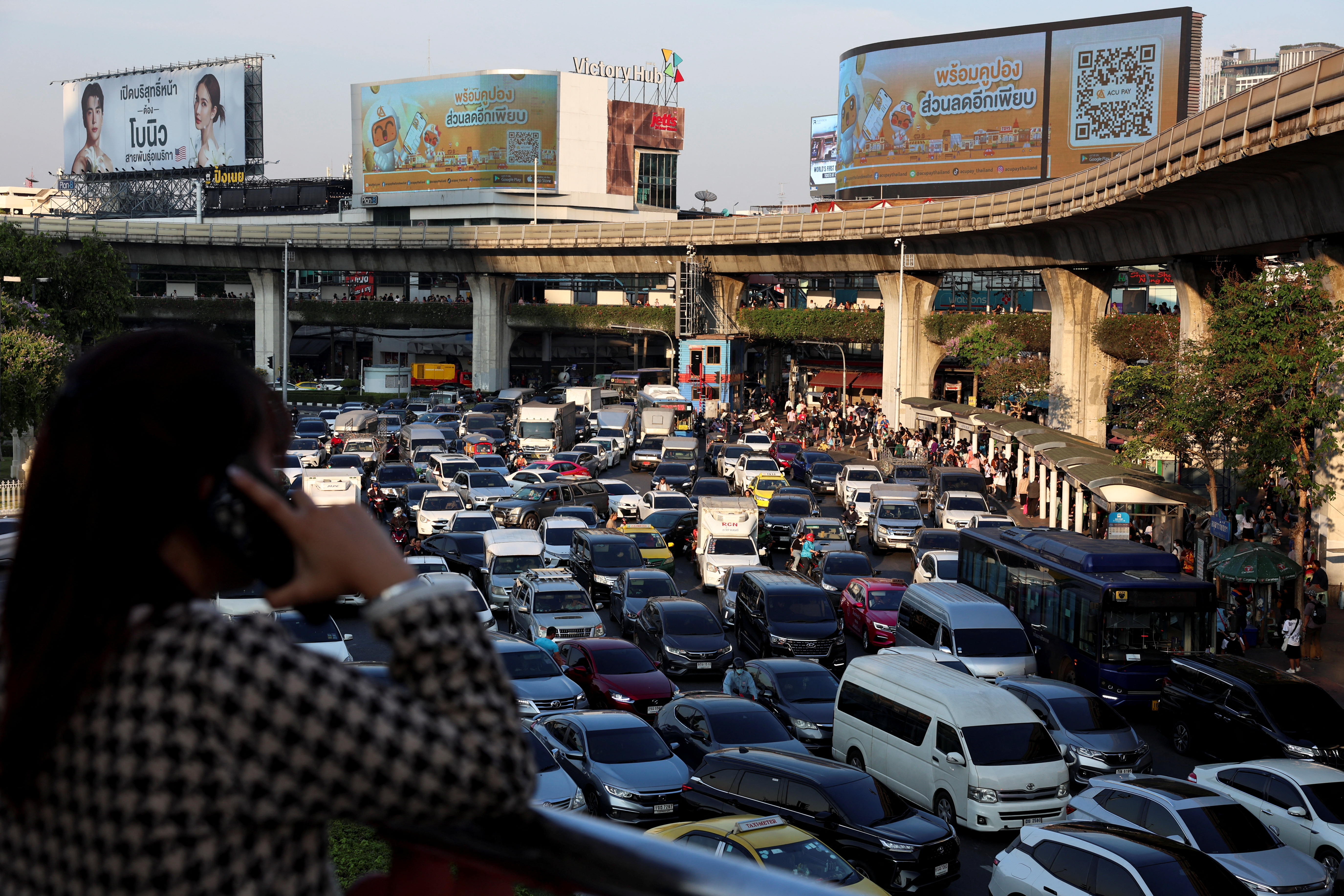Μιανμάρ: Ισχυρός σεισμός 7,7 Ρίχτερ – Κατέρρευσαν κτίρια και στην Ταϊλάνδη, φόβοι για πολλούς νεκρούς-13