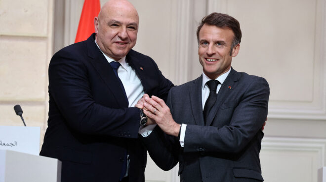 γαλλία-ο-μακρόν-καλεί-το-ισραήλ-να-σταμ-563540011