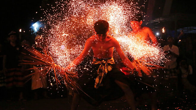 εξαγνισμός-με-φωτιά-563537098