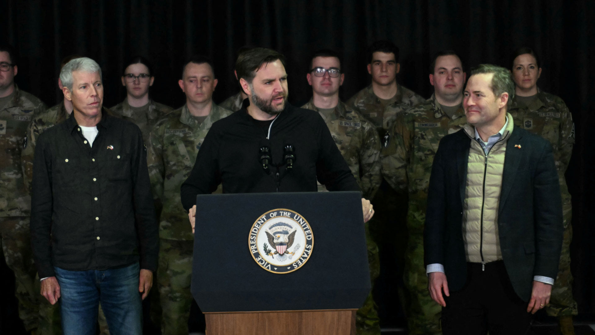 Τζ. Ντ. Βανς: Η Γροιλανδία θα είναι πιο ασφαλής κάτω από την αμερικανική «ομπρέλα»-1