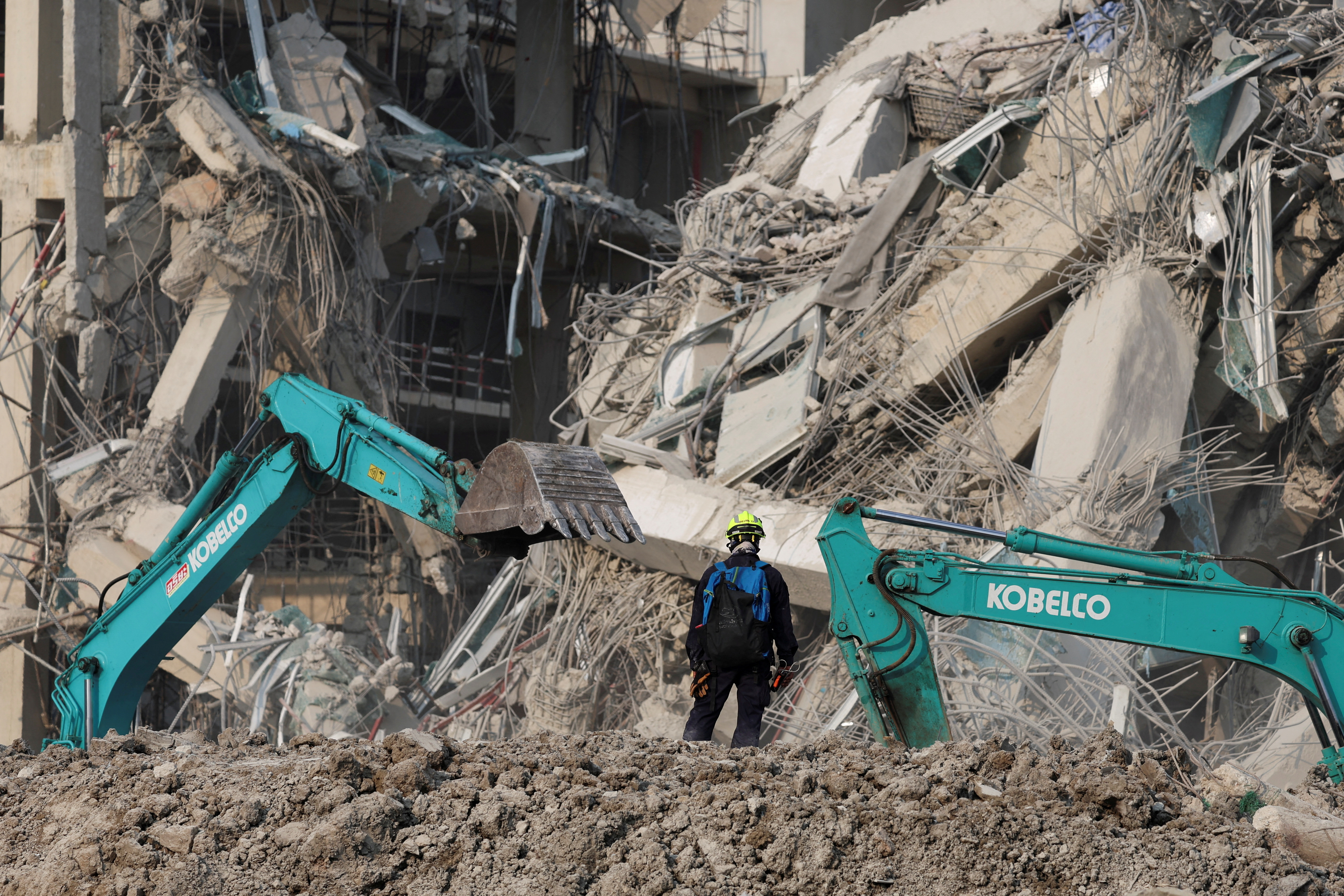 Σεισμός στη Μιανμάρ: «Ανθρωποι ουρλιάζουν για βοήθεια» – Επιζώντες περιγράφουν σκηνές καταστροφής-4