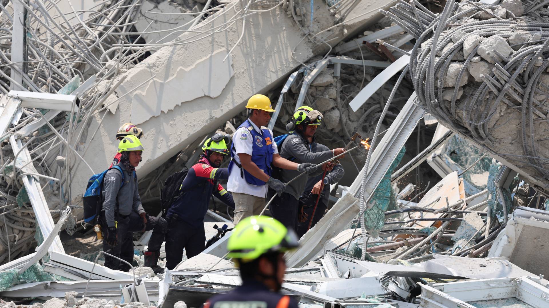 Σεισμός στη Μιανμάρ: Ξεπέρασαν τους 1.000 οι νεκροί – Καταφθάνει διεθνής βοήθεια-1