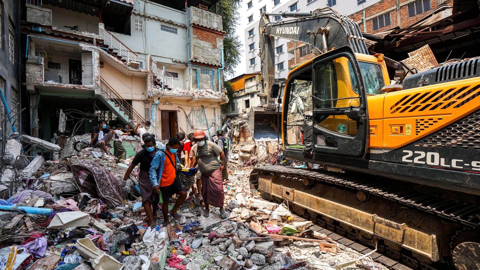 Σεισμός στην Μιανμάρ: Ξεπέρασαν τους 1.700 οι νεκροί – Σε εξέλιξη ανθρωπιστική κρίση-1