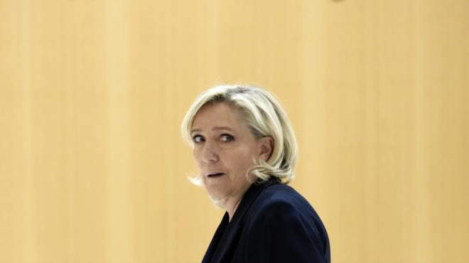 δίωξη-λεπέν-πλήγμα-ή-μήπως-δώρο-για-την-563541163