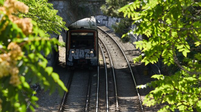 συνελήφθη-15χρονος-που-έριξε-πέτρα-σε-συ-563507161
