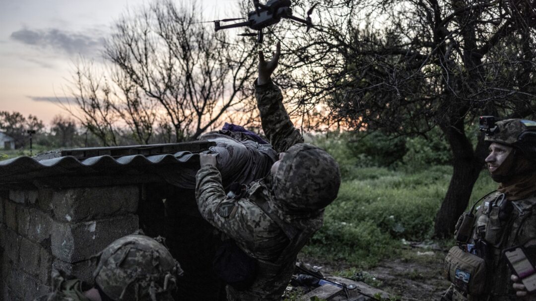 τώρα-οδηγώ-drones-στην-ειρήνη-γράφω-ποιήματ-563515879