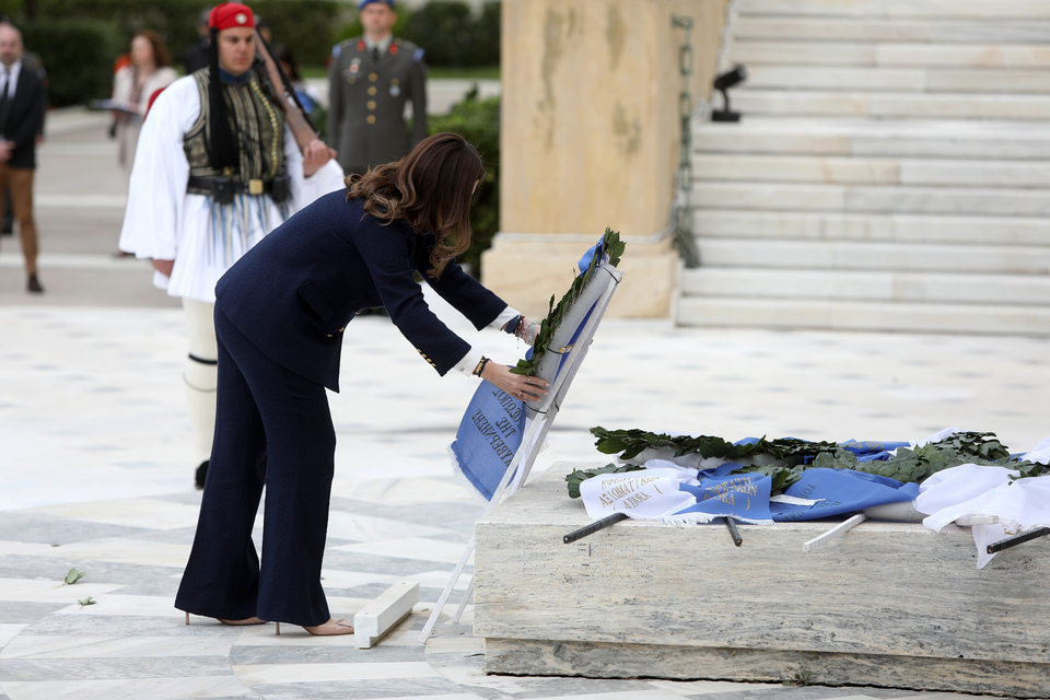 25η Μαρτίου: Φωτογραφίες από τις μαθητικές παρελάσεις στο Σύνταγμα-7