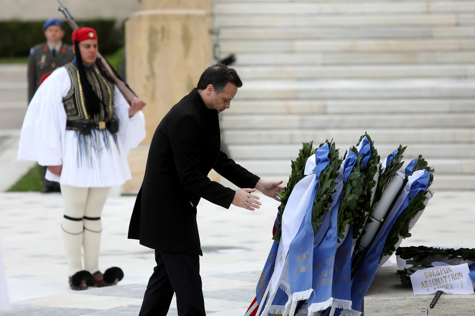 25η Μαρτίου: Φωτογραφίες από τις μαθητικές παρελάσεις στο Σύνταγμα-8