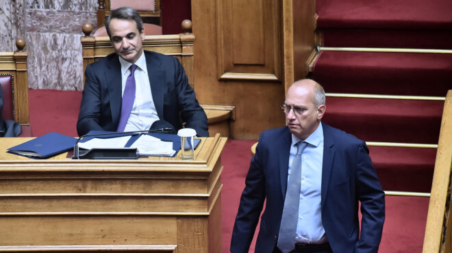 θεωρείο-ρήξη-οικονόμου-μαξίμου-563506408