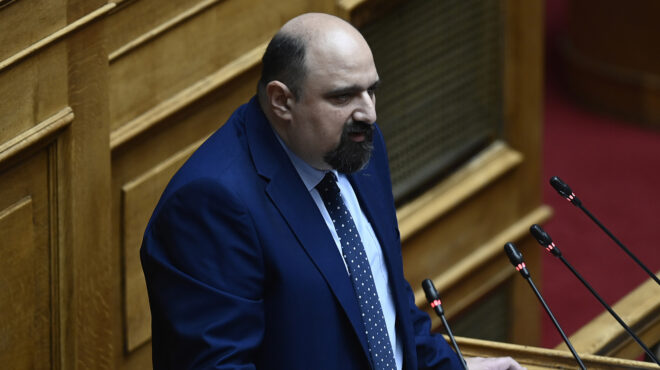 τριαντόπουλος-καταθέτει-με-υπόμνημα-563535862