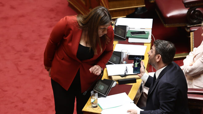 θεωρείο-σε-απόσταση-αναπνοής-563523679