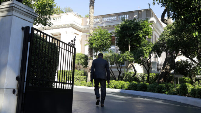 θεωρείο-τεχνοκράτης-υπουργός-563498821