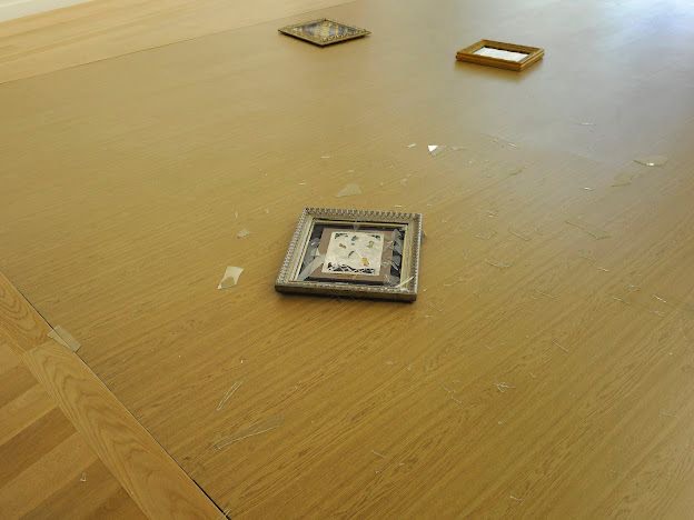 Εθνική Πινακοθήκη: Απέσπασε βίαια τους πίνακες και τους πέταξε στο πάτωμα-1