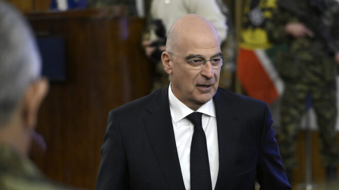 ν-δένδιας-η-εθελούσια-στράτευση-γυναι-563507752