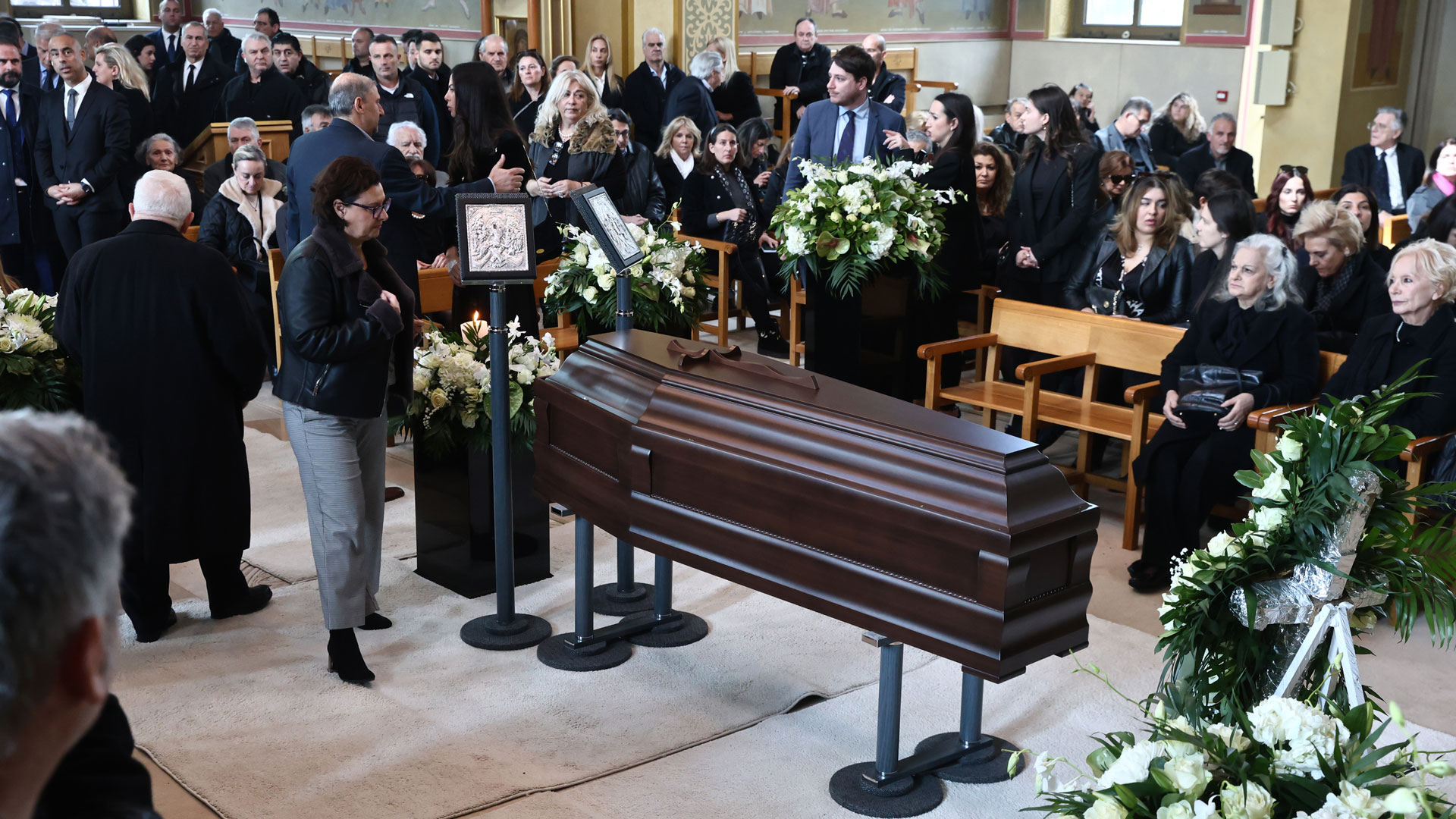 Αλέξης Κούγιας: Πλήθος κόσμου στο τελευταίο «αντίο»-7