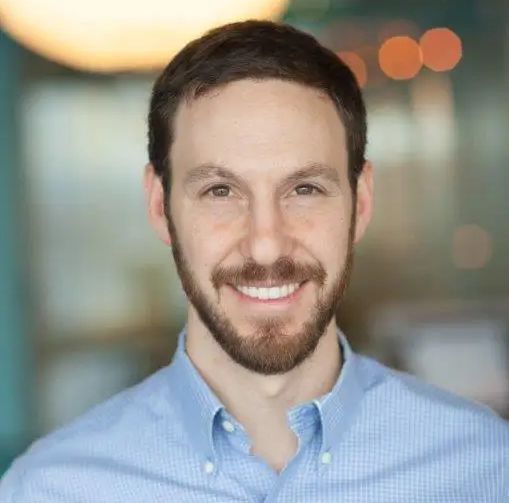 Στην ανεργία παρά τα πολλά πτυχία-1