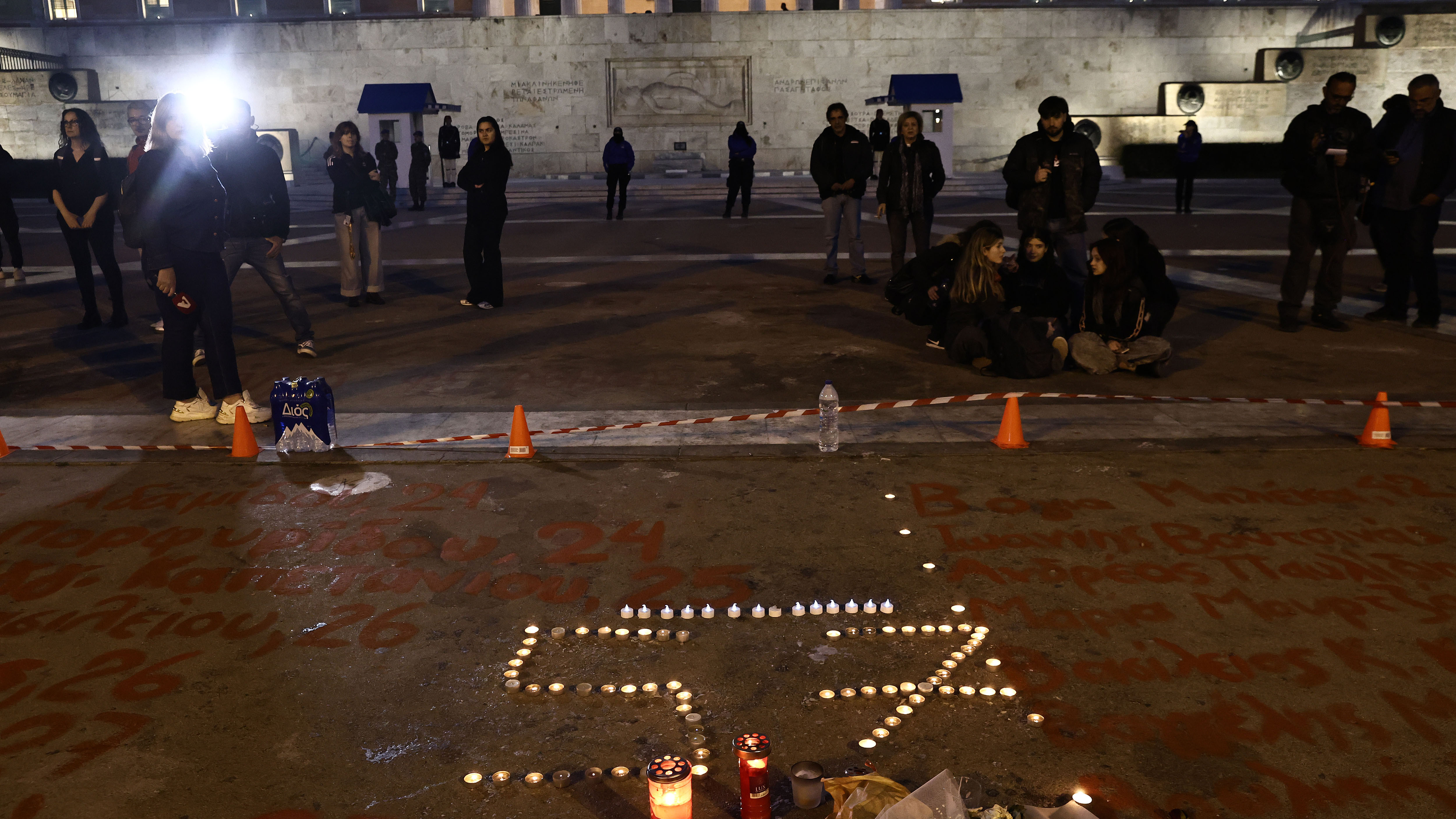 Τέμπη: Νέες διαδηλώσεις σε όλη τη χώρα – Κλειστοί σταθμοί του μετρό-8