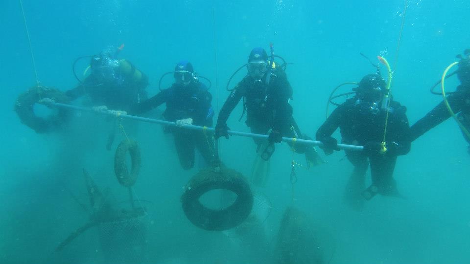 Οι «Κόρες της Καλύμνου» που καθαρίζουν τους ελληνικούς βυθούς-6