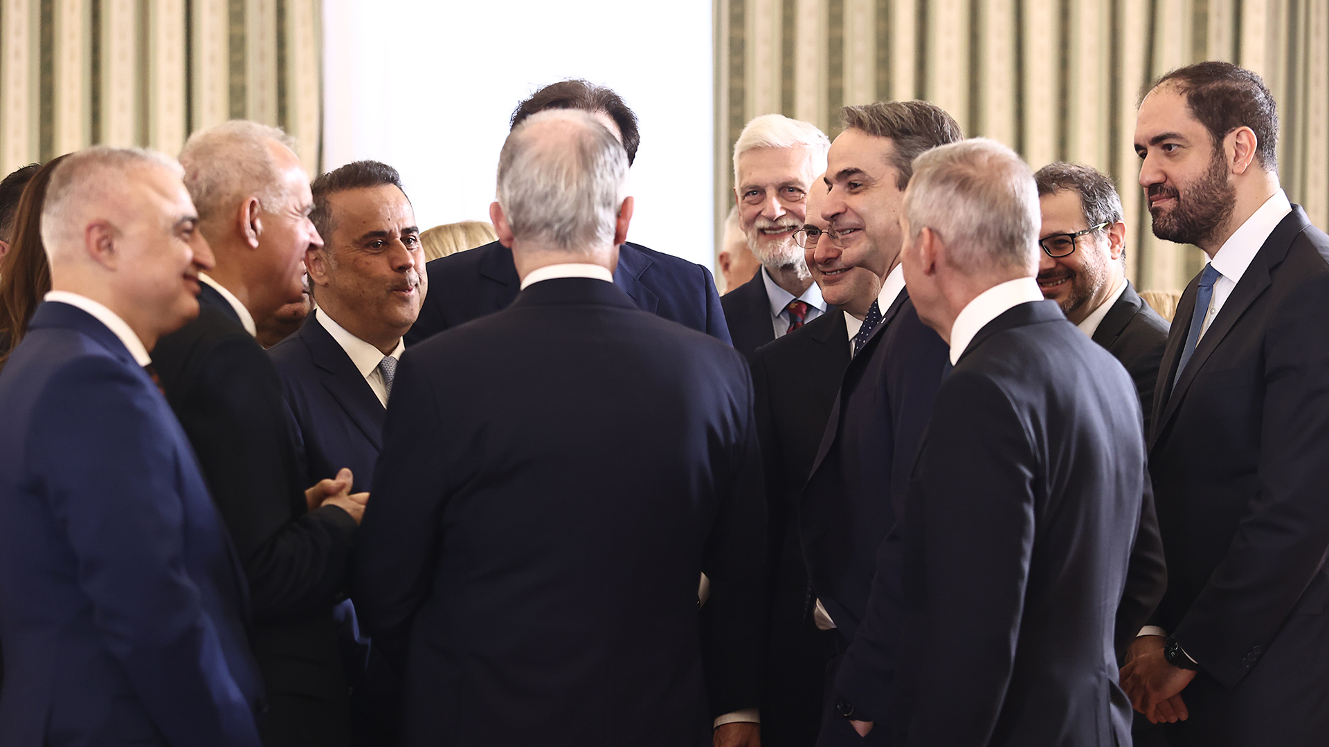 Φωτογραφικά στιγμιότυπα από την ορκωμοσία των νέων μελών της κυβέρνησης-2