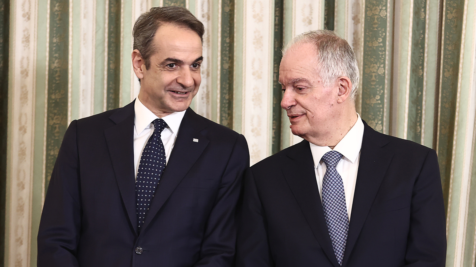 Φωτογραφικά στιγμιότυπα από την ορκωμοσία των νέων μελών της κυβέρνησης-3