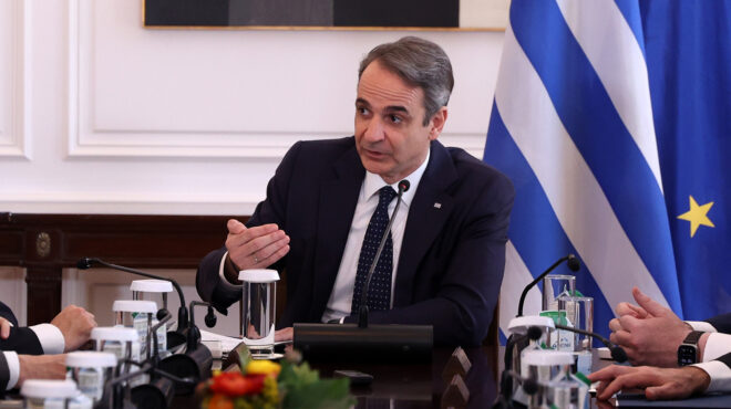 κυρ-μητσοτάκης-στο-υπουργείο-υποδομώ-563518576