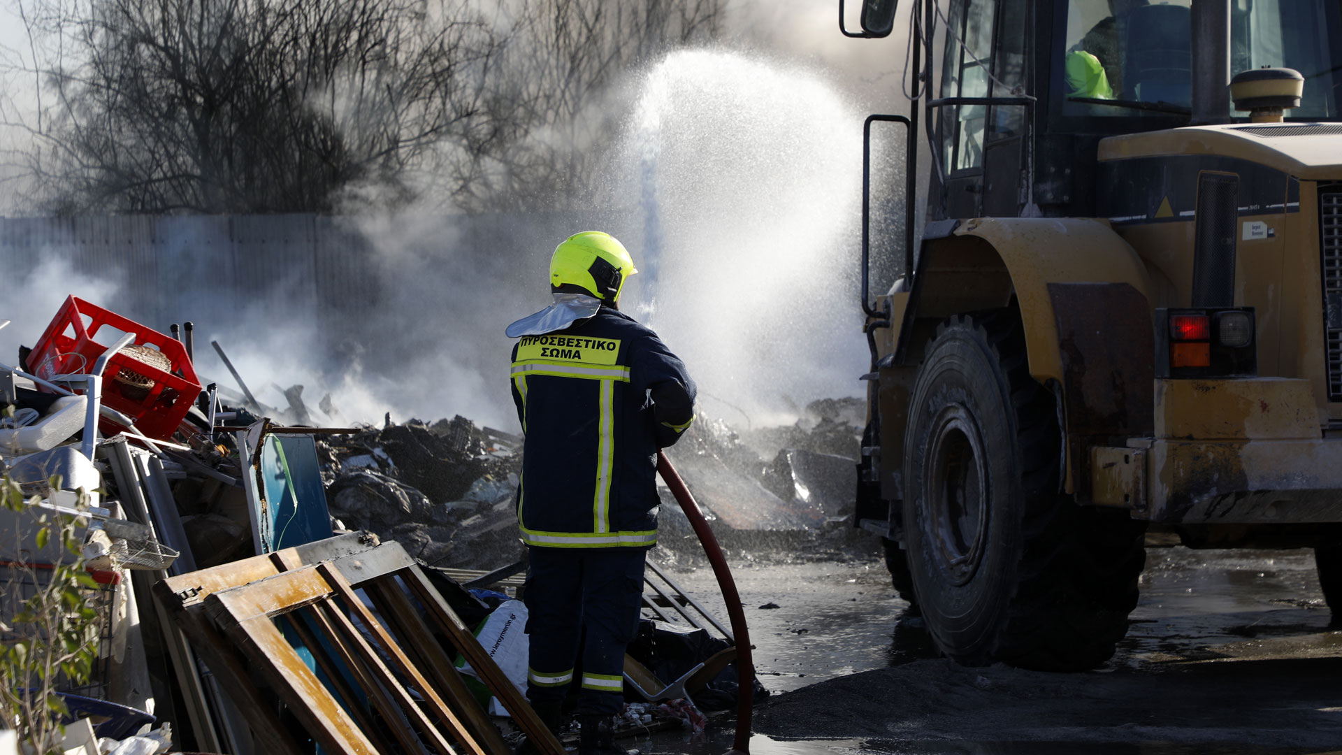 Πυρκαγιά στον Ταύρο: Βελτιωμένη η κατάσταση – Εικόνες από το σημείο-8