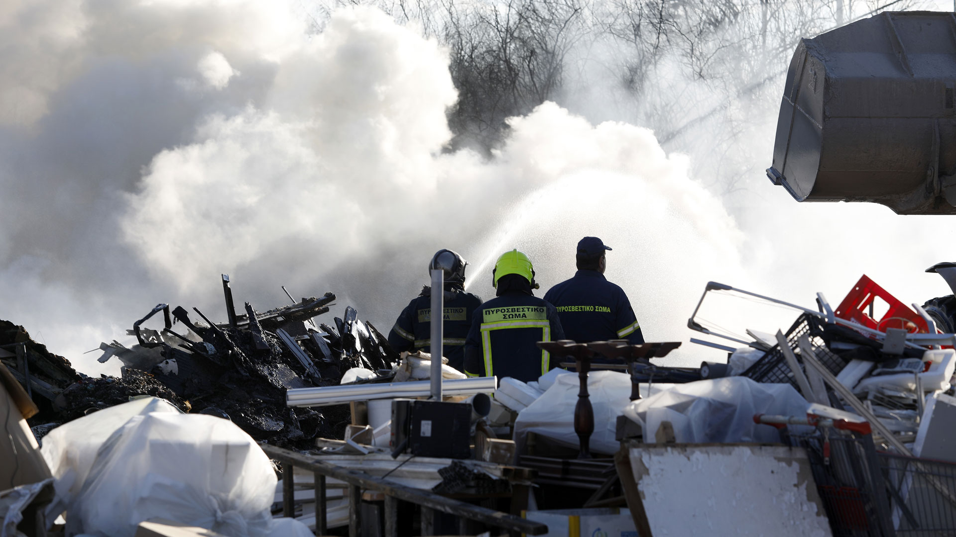 Πυρκαγιά στον Ταύρο: Βελτιωμένη η κατάσταση – Εικόνες από το σημείο-10