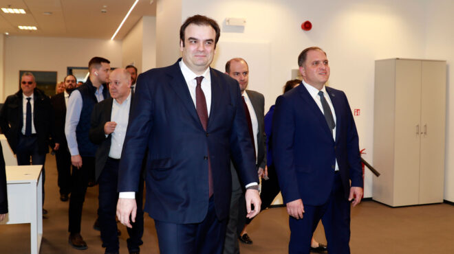 κυρ-πιερρακάκης-από-ααδε-η-φοροδιαφυγ-563526385