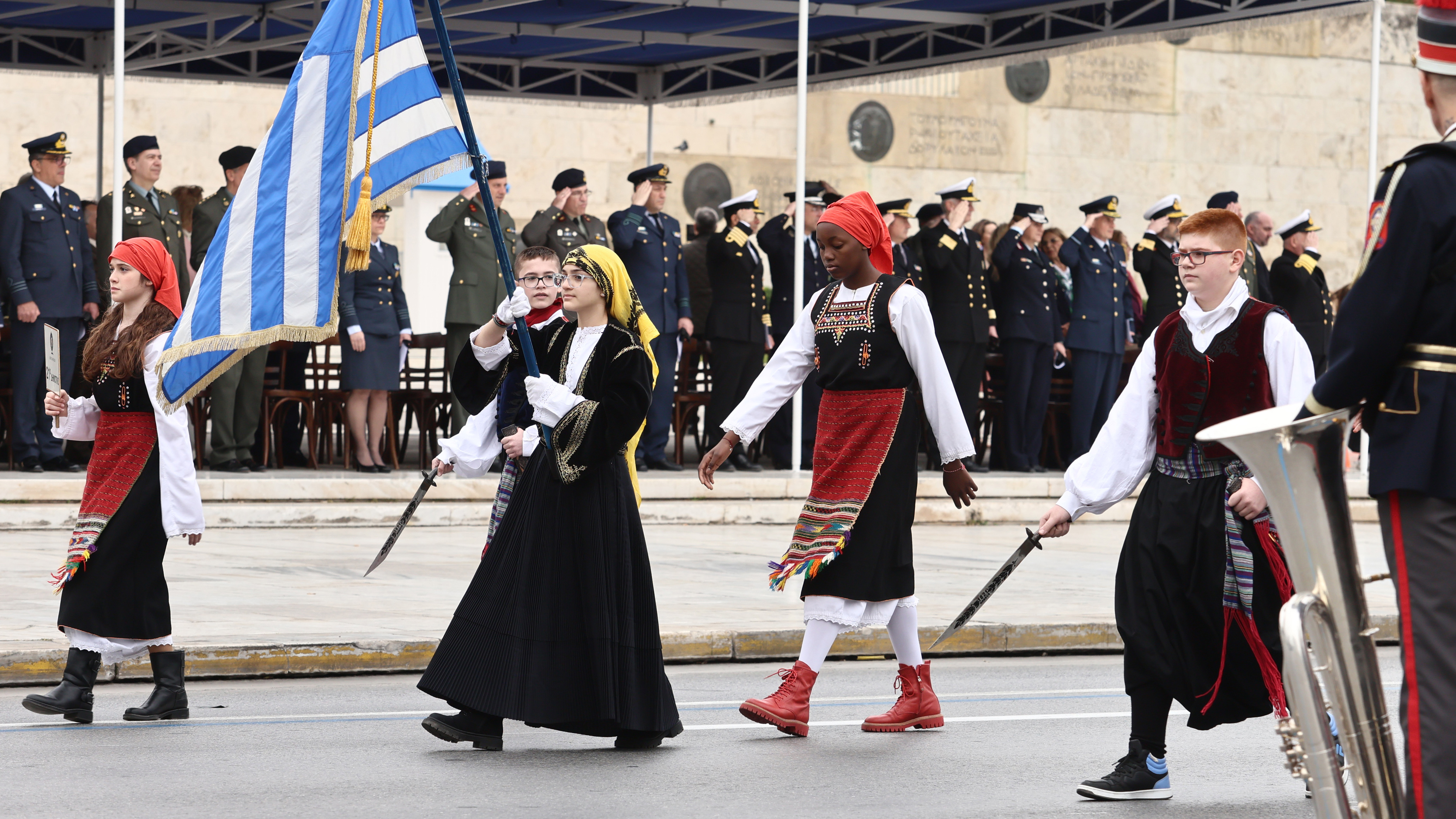 25η Μαρτίου: Φωτογραφίες από τις μαθητικές παρελάσεις στο Σύνταγμα-3