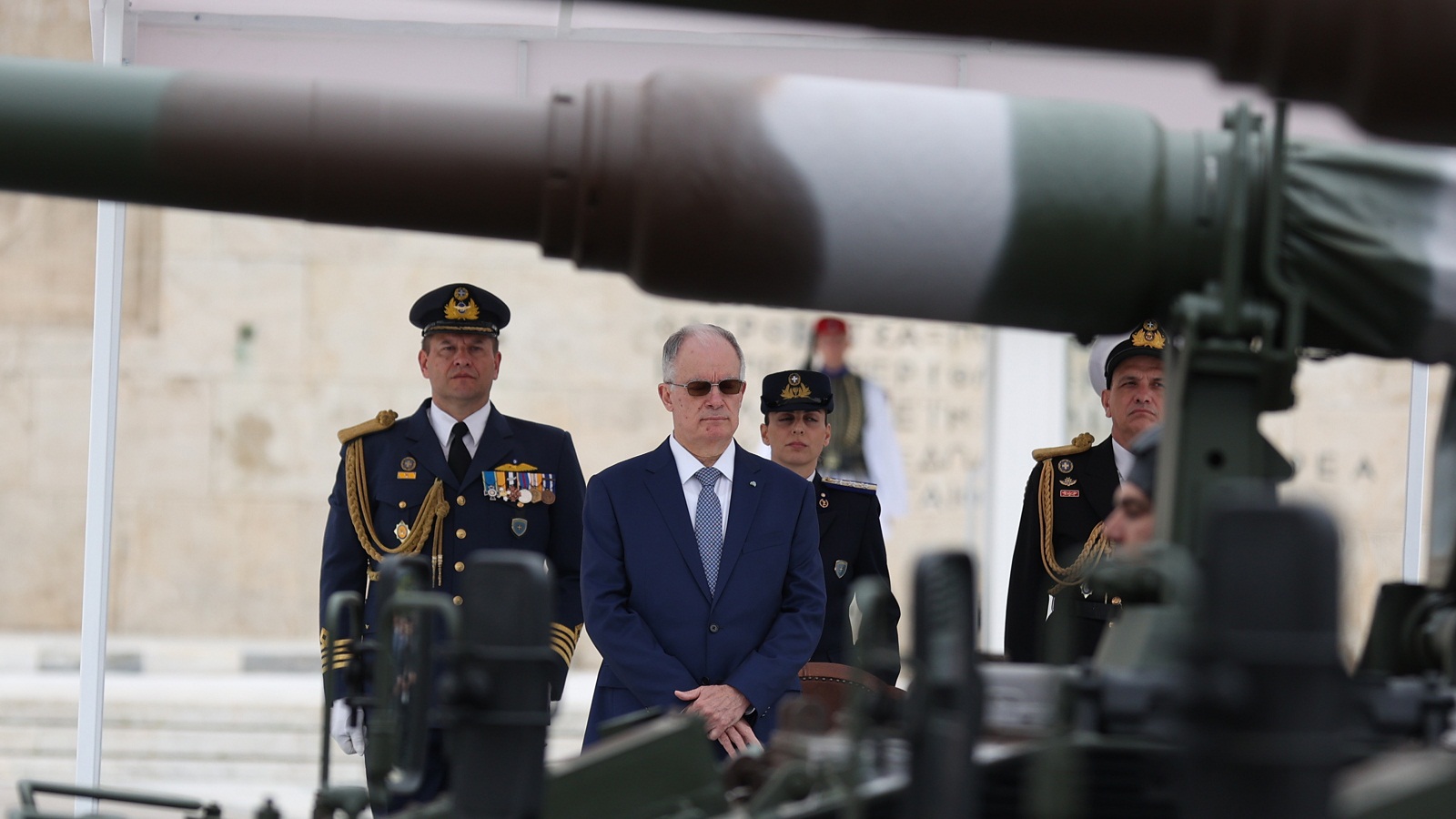 LIVE: Η μεγάλη στρατιωτική παρέλαση στο κέντρο της Αθήνας-1