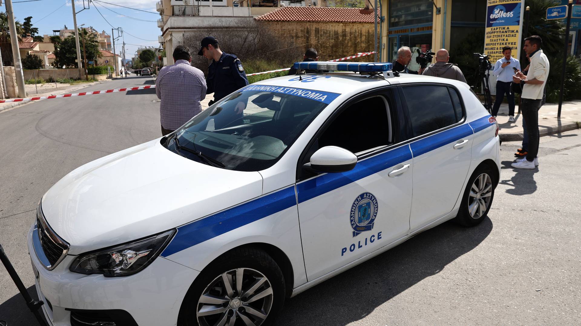 Κορωπί: Γνωστός στις αρχές ο δράστης που τραυμάτισε πολίτη και αστυνομικούς με κατσαβίδι-1