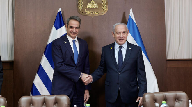 οι-απειλές-ερντογάν-φέρνουν-πιο-κοντά-563540026