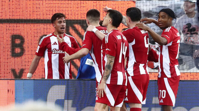 ο-ολυμπιακός-αγκάλιασε-το-πρωτάθλη-563540071