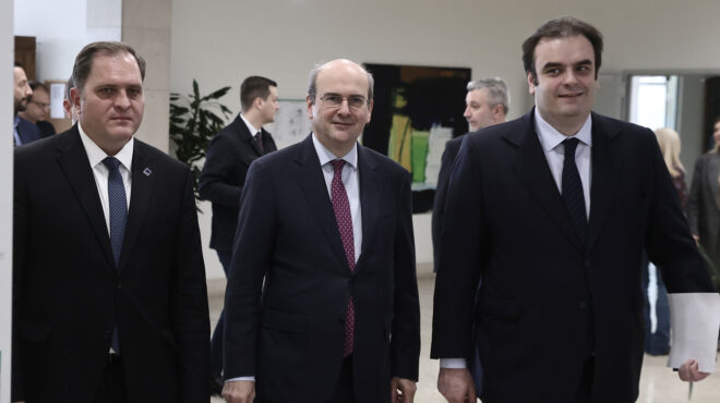 ααδε-επιπλέον-83-δισ-ευρώ-σε-ηλεκτρονικ-563540863